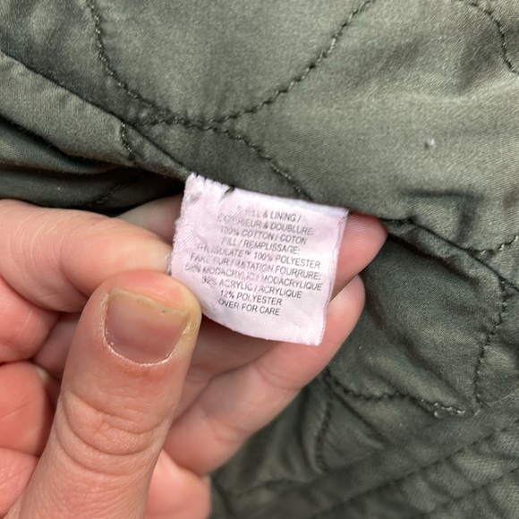 Abercrombie and Fitch Thinsulate Insulation Green Jacket - Preloved - Picture 15 of 16